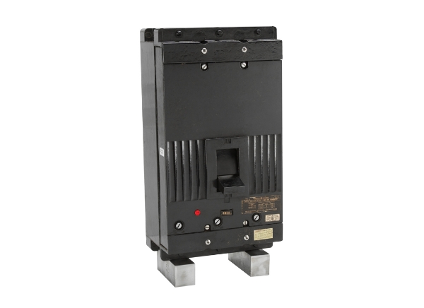 Picture of Breaker 800 Amp GE Refurbished