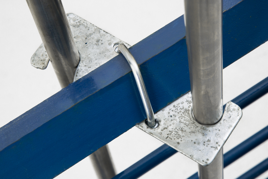 Water Cup Pipe Mount Bracket - Galvanized | Hog Slat