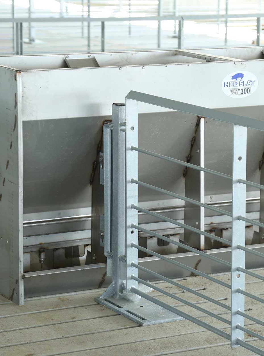Hog Slat gating panels can be used with our mounting posts, wall brackets and other installation accessories to create catch pens, sorting areas and other specific needs in every type of pig penning layout.